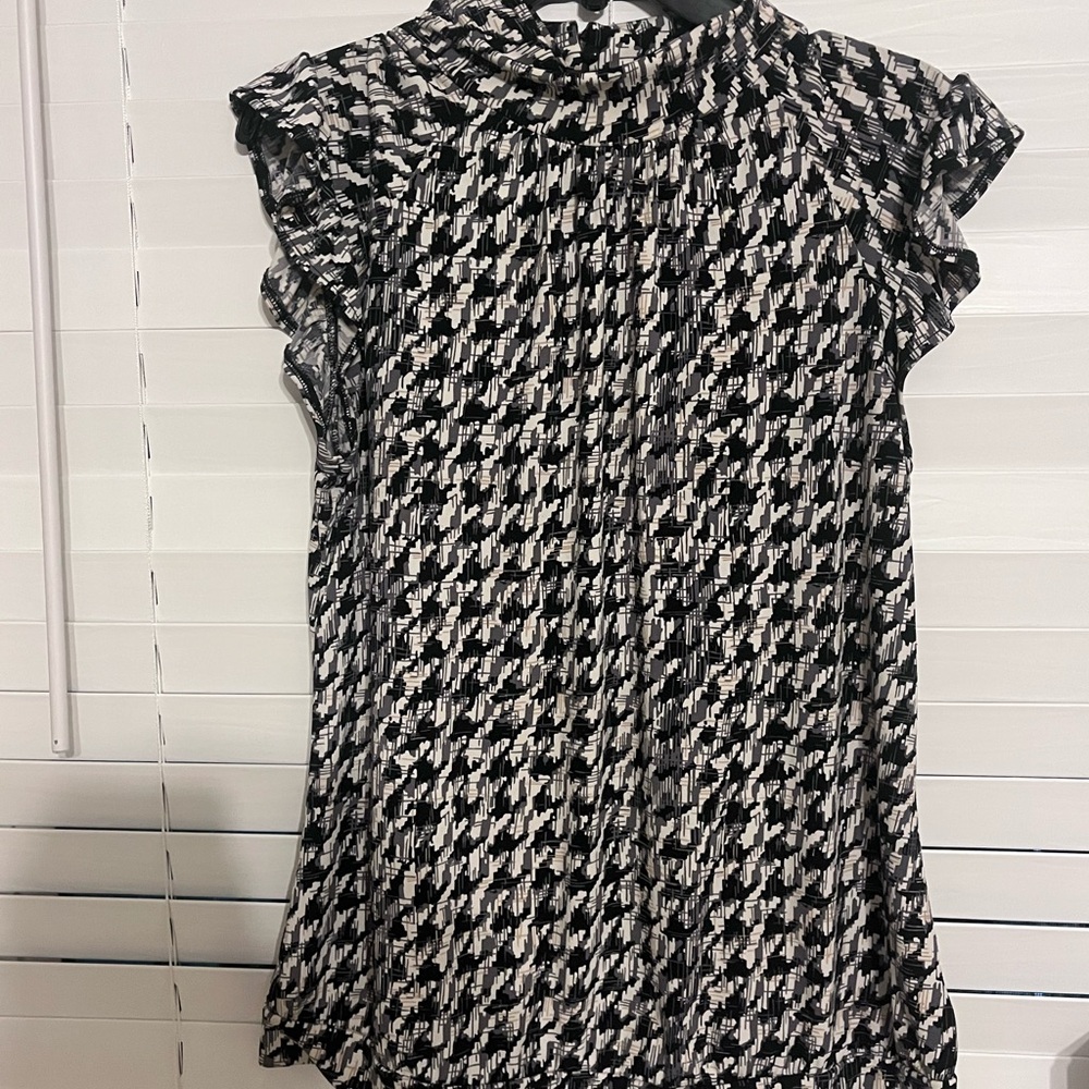 Worthington Black and White Houndstooth Blouse